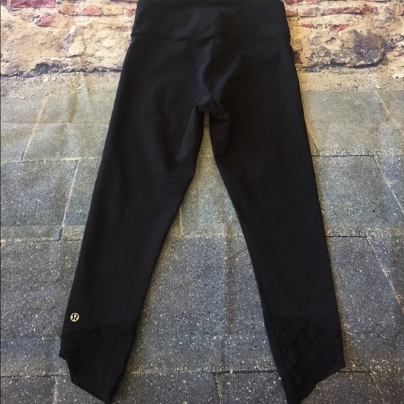 lululemon athletica Pants - NWOT! RARE! Lululemon Emerge Renew Black Leggings!